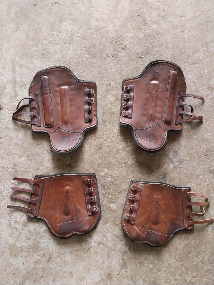 Protections cross cuir