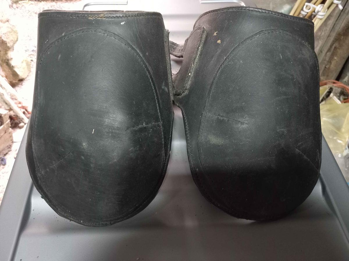 Paire de protège boulet, cuir