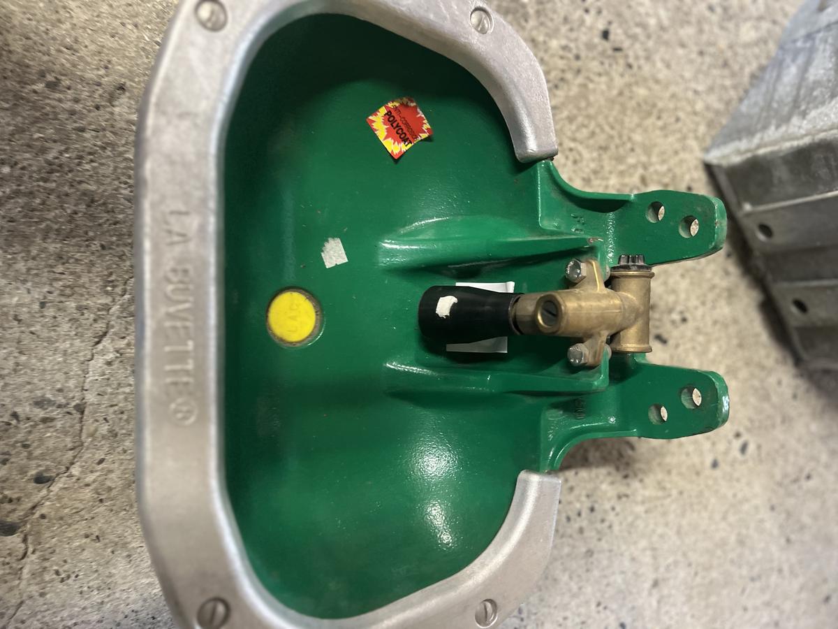 ABREUVOIR F60 LA BUVETTE