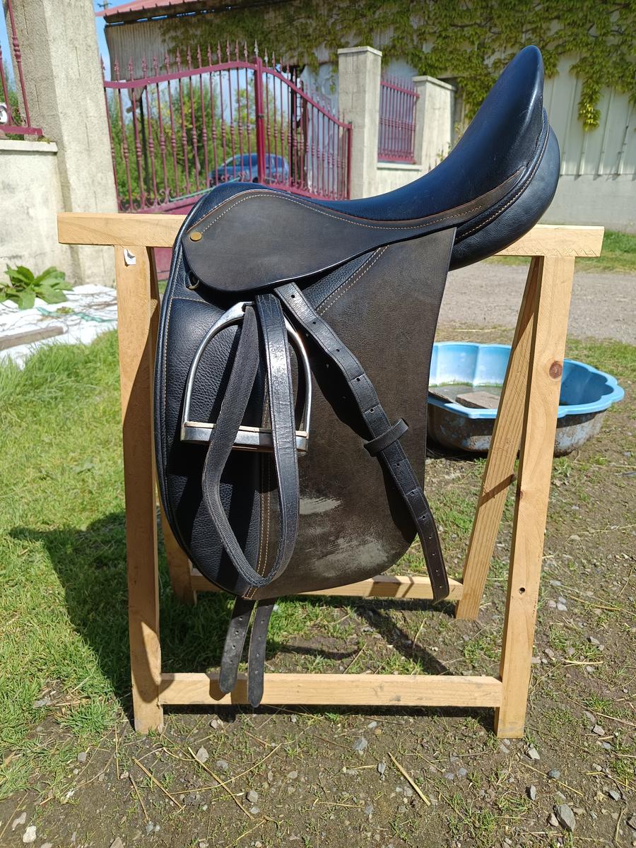 Selle de dressage cuir 2 couleurs