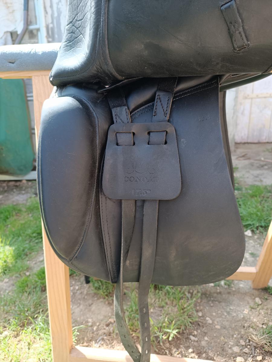 Selle de dressage cuir noir 17,5"
