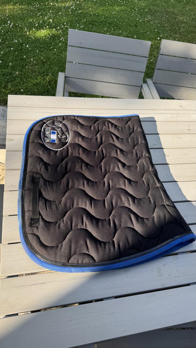 Tapis Jump In noir et bleu