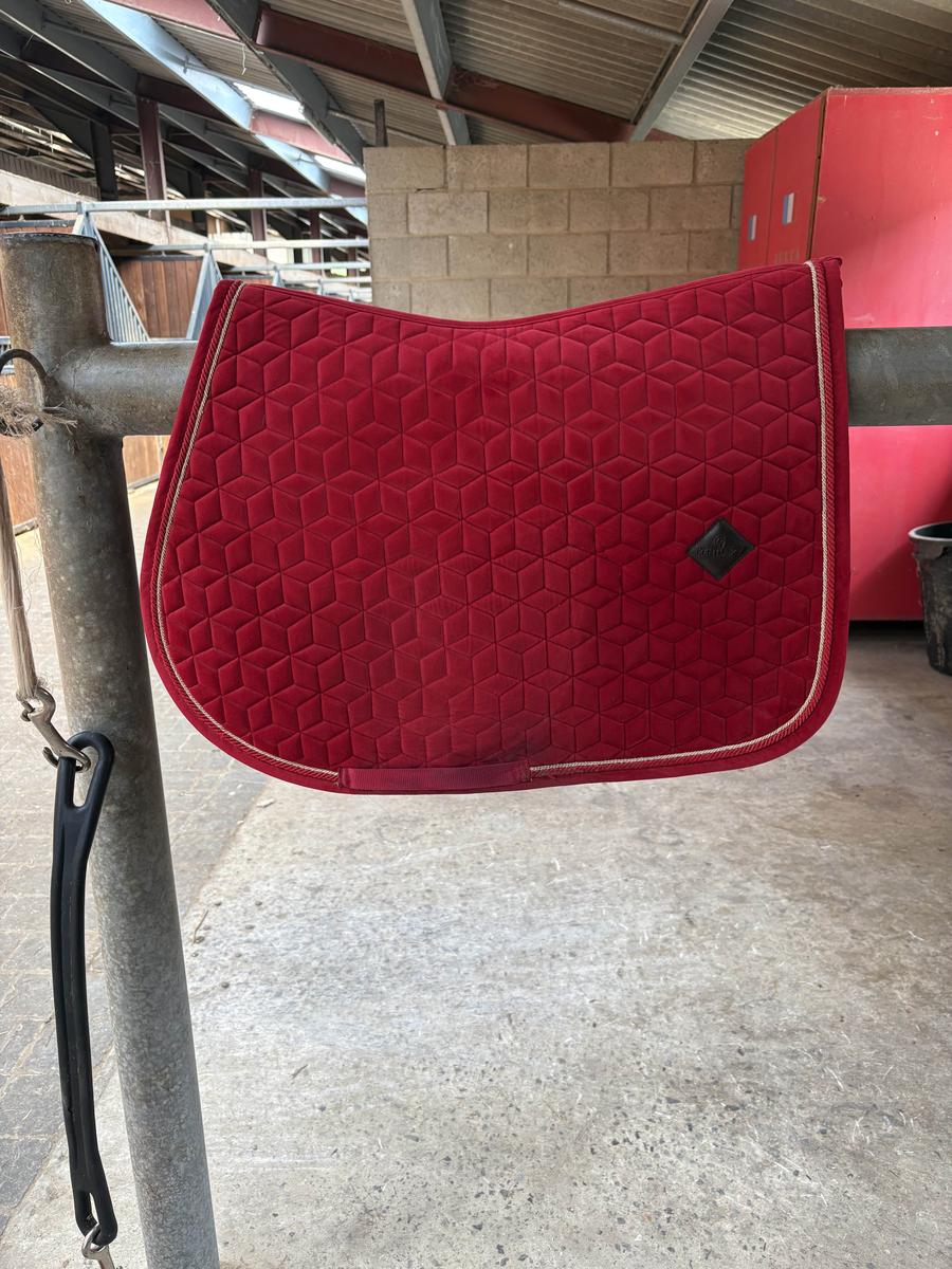 ensemble Kentucky rouge tapis+bandes
