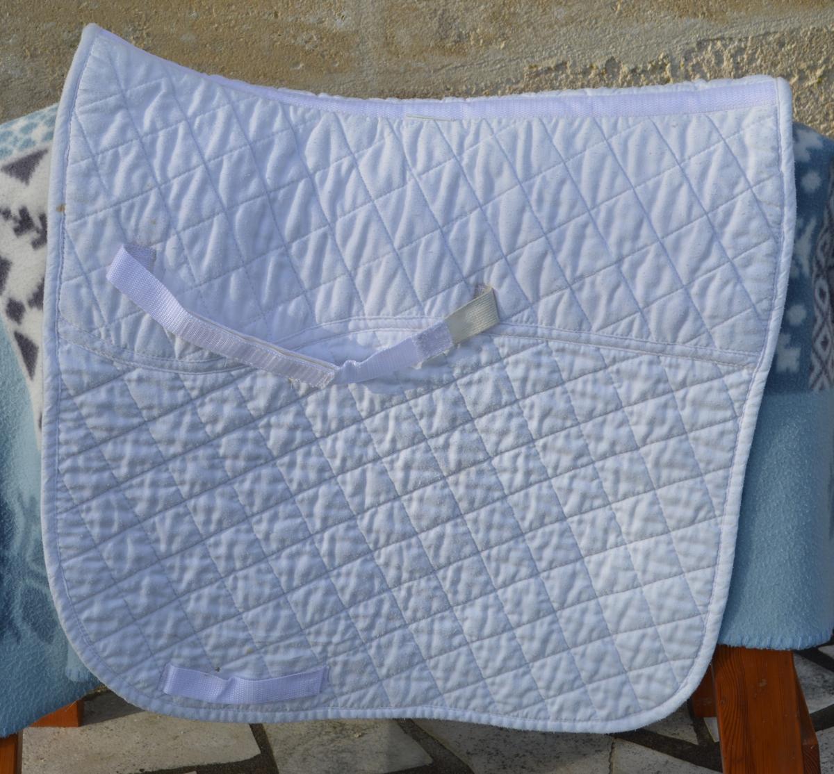 Tapis de selle dressage de forme carrée