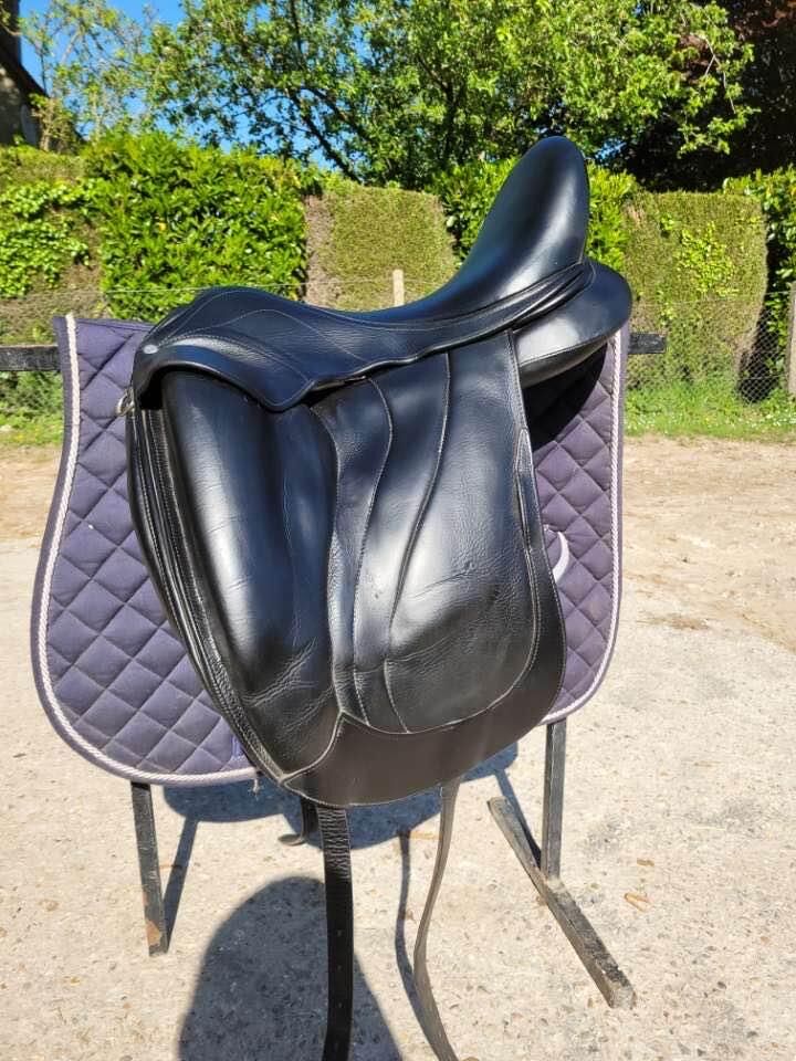 selle de dressage Antarès