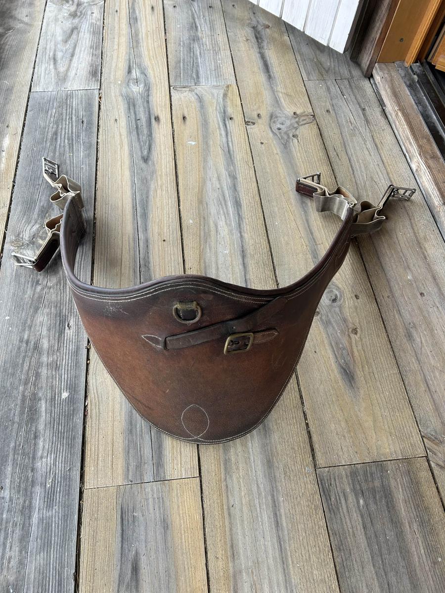 Sangle bavette en cuir 145