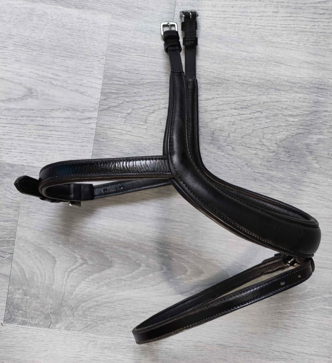 Muserolle anatomique cuir noir taille Cob