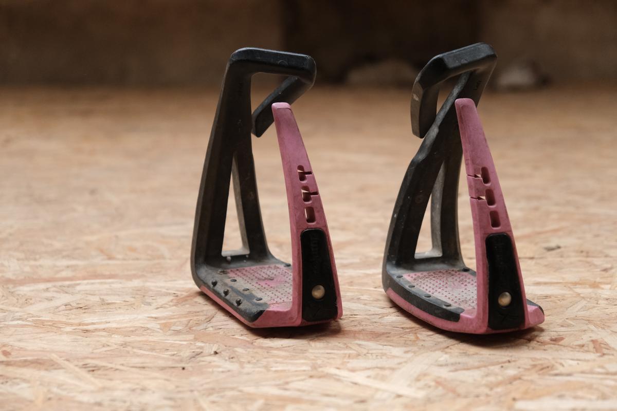 Etriers Freejump rose enfant