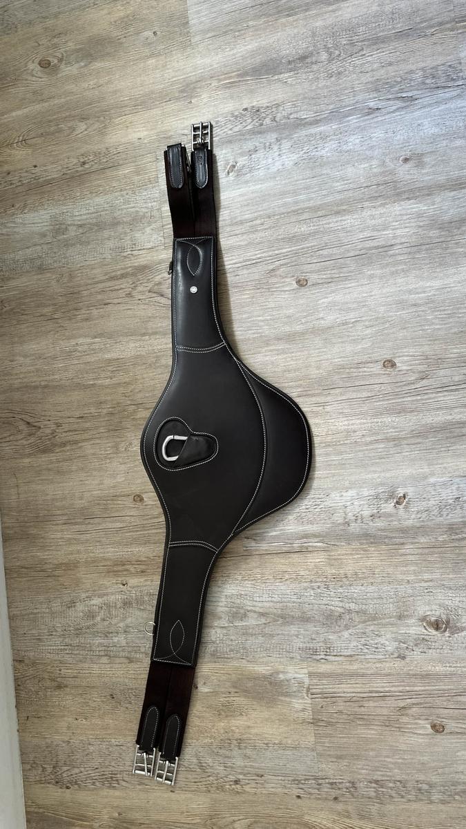 bavette cuir marron, parfait état, taille 120, Canter