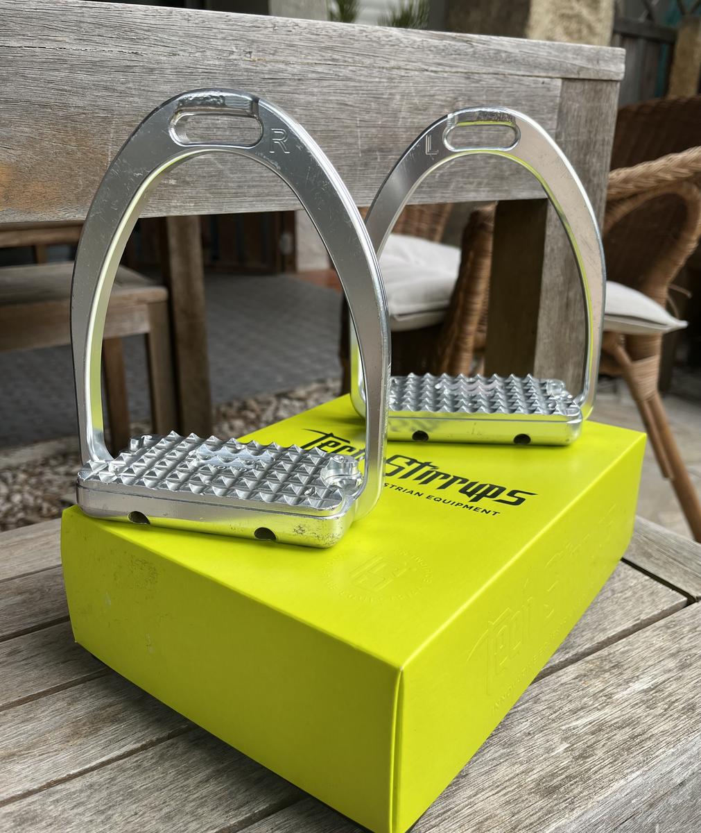 Étriers Dressage Tech Stirrups