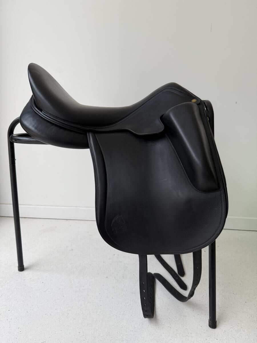 Selle de dressage