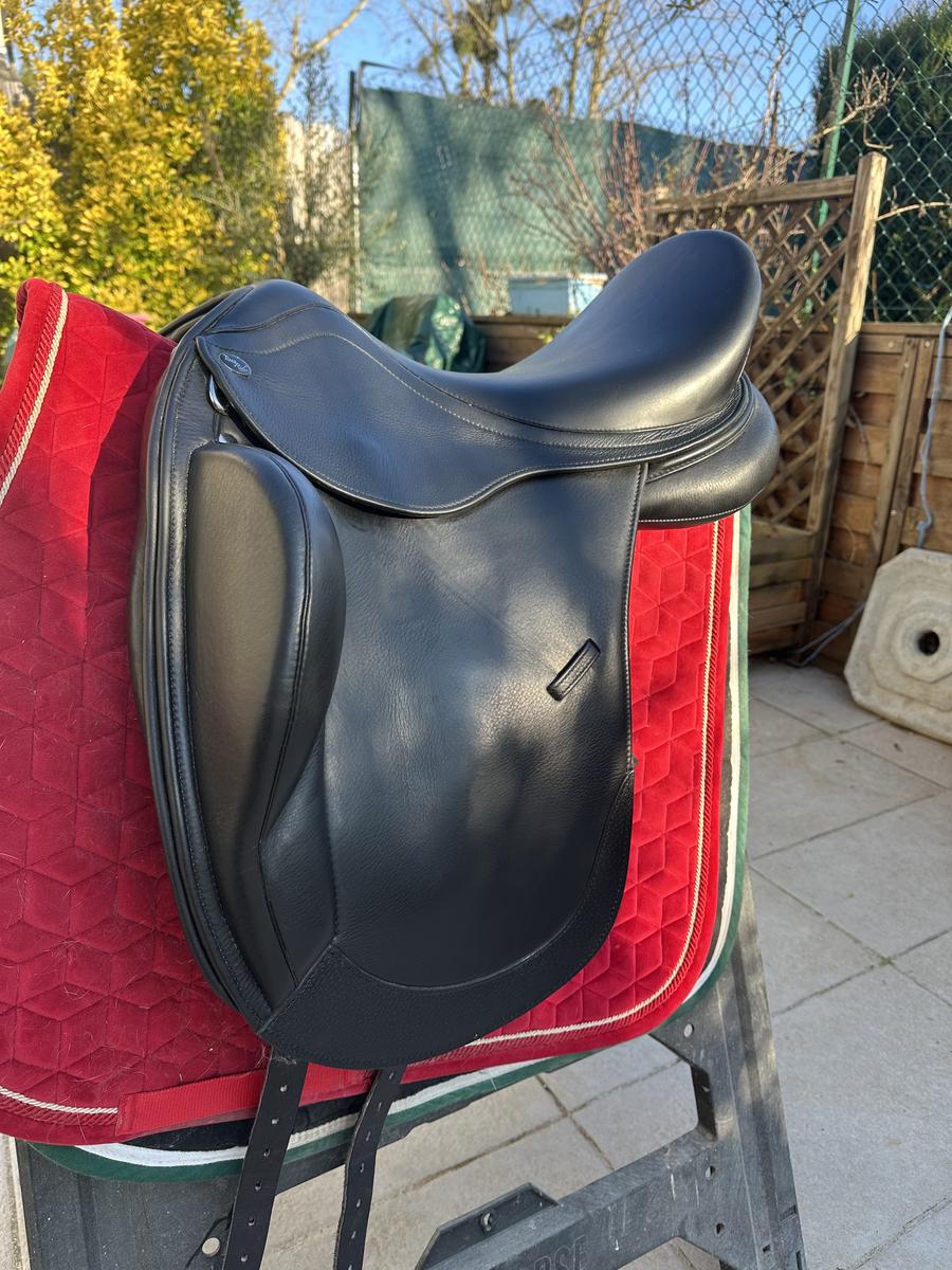 Selle de dressage