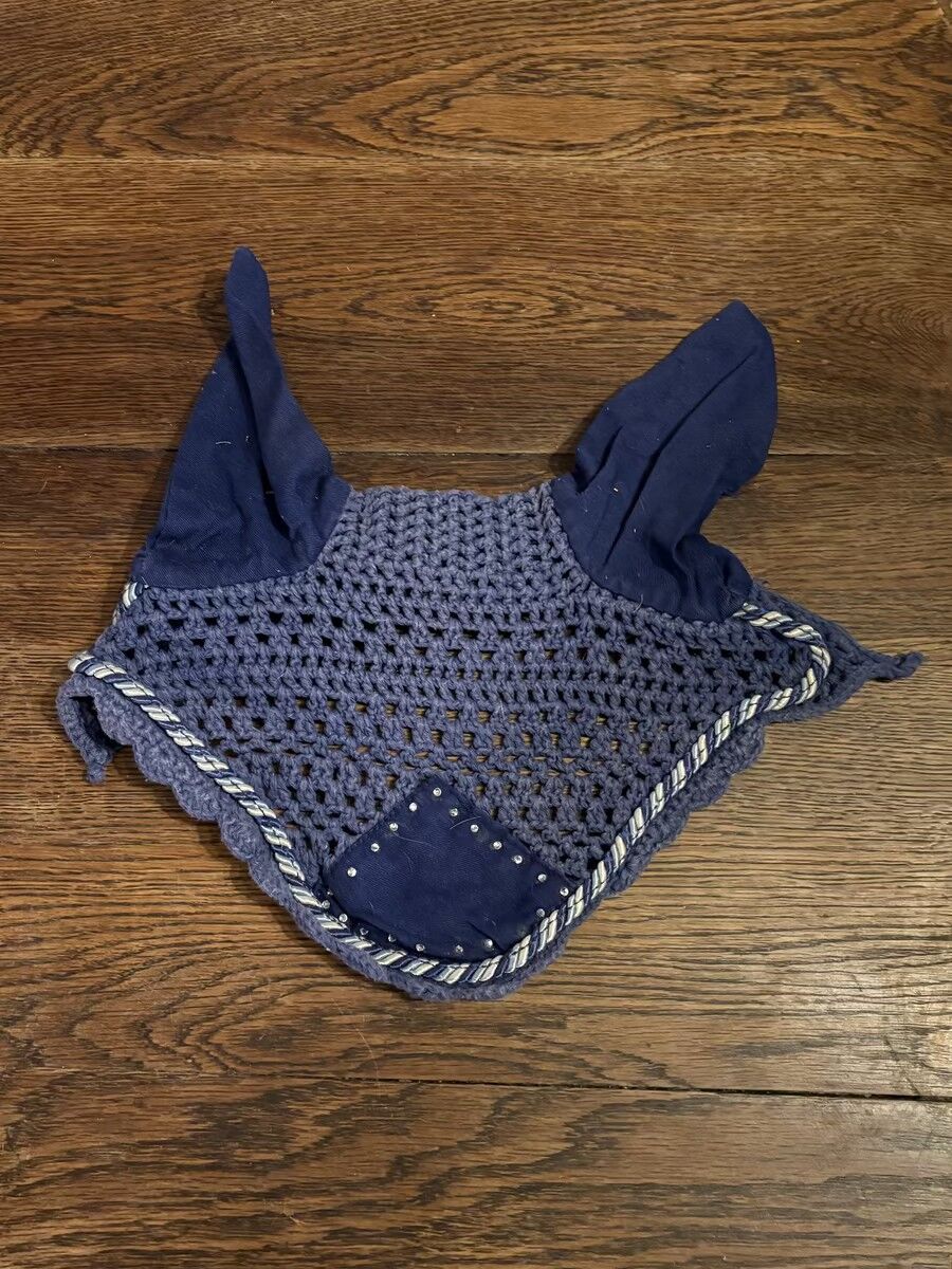 Bonnet Bleu marine à strass
