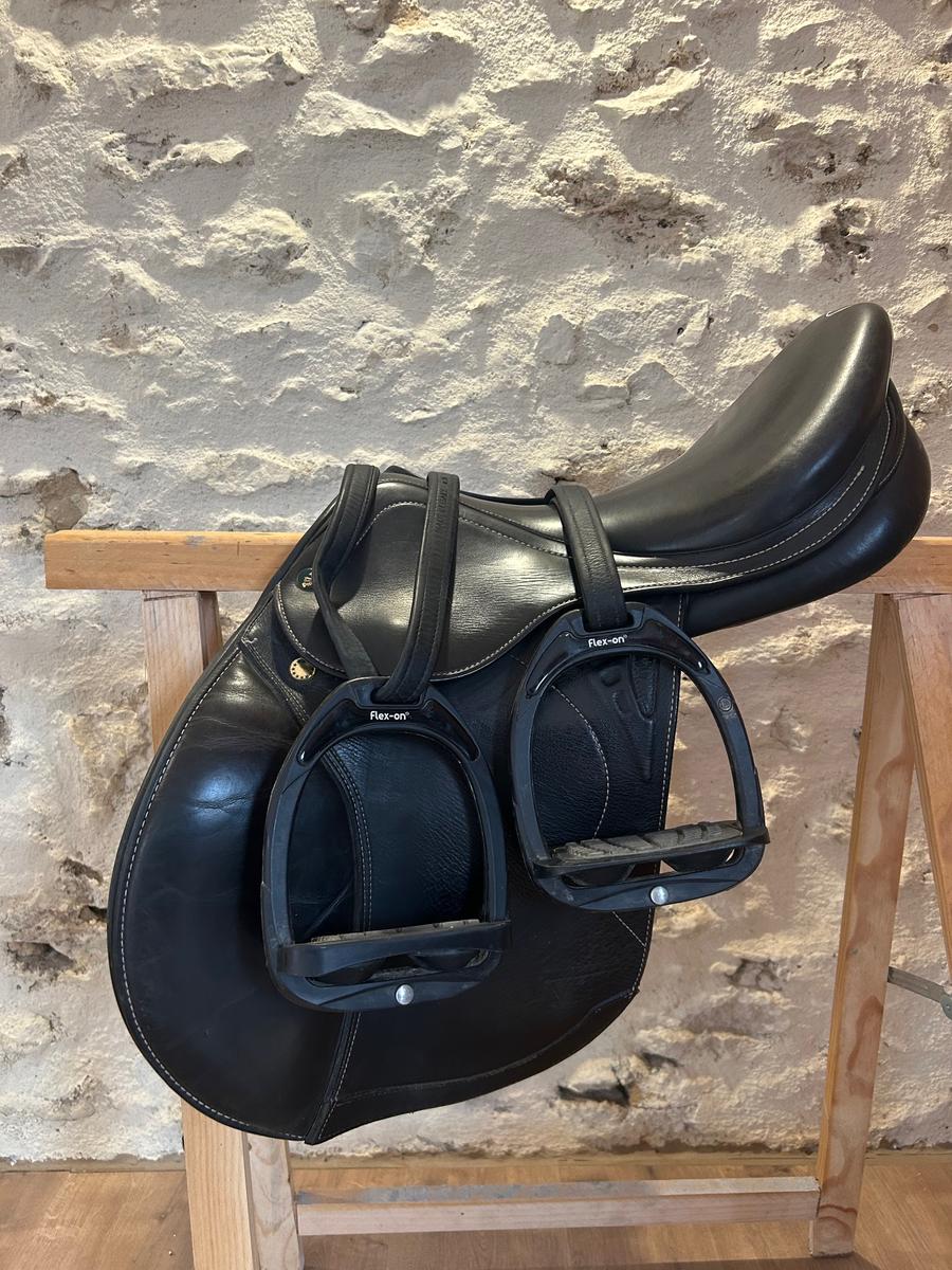 Selle Prestige Versailles 17' équipée