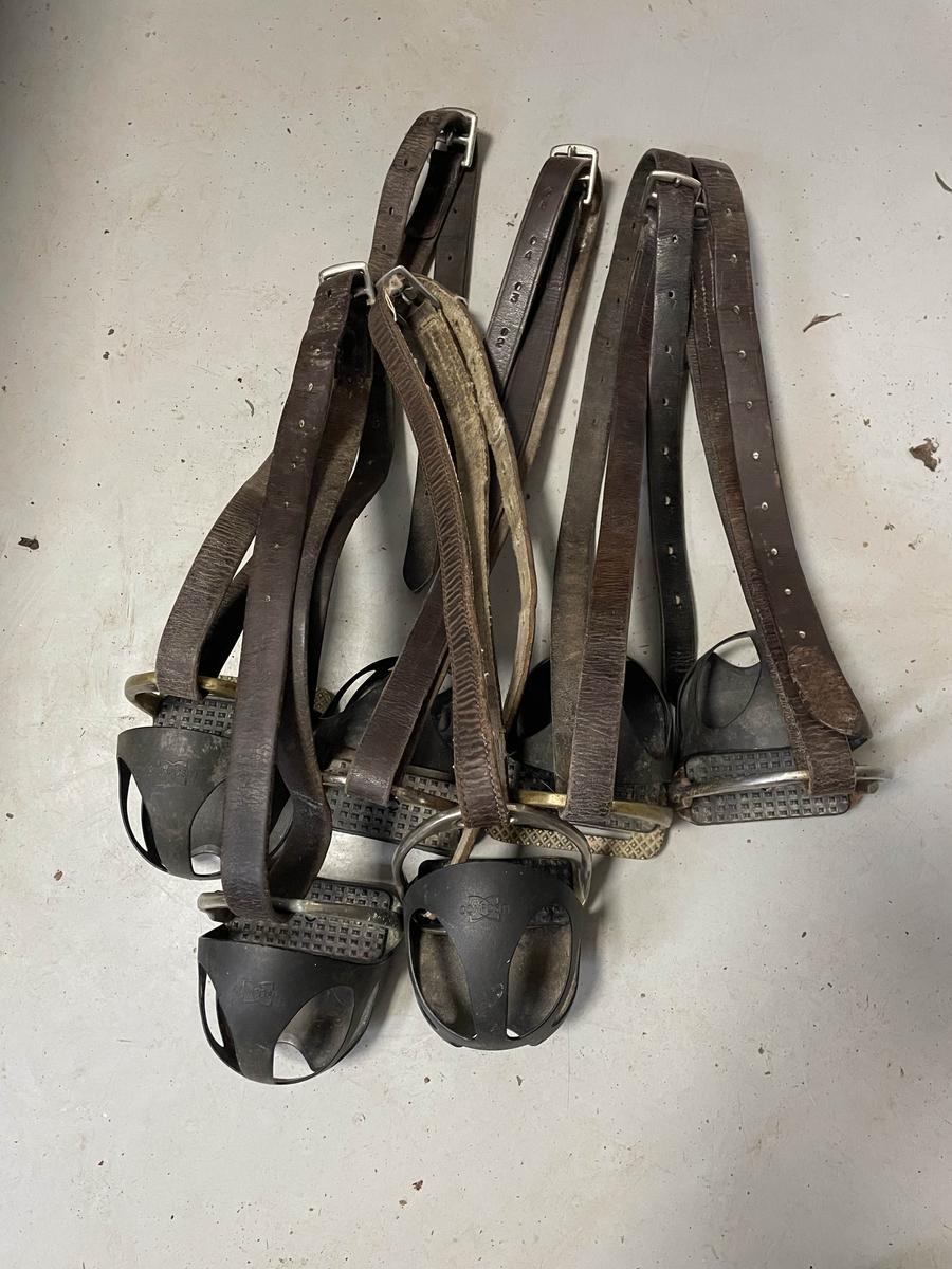 Lot de 3 paires d’étriers à coque + étrivières