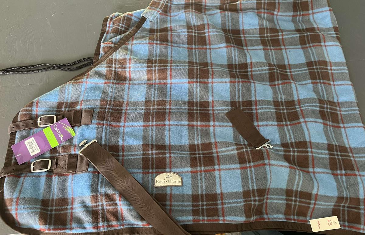 couverture polaire en 155 neuve avec étiquette Equitheme