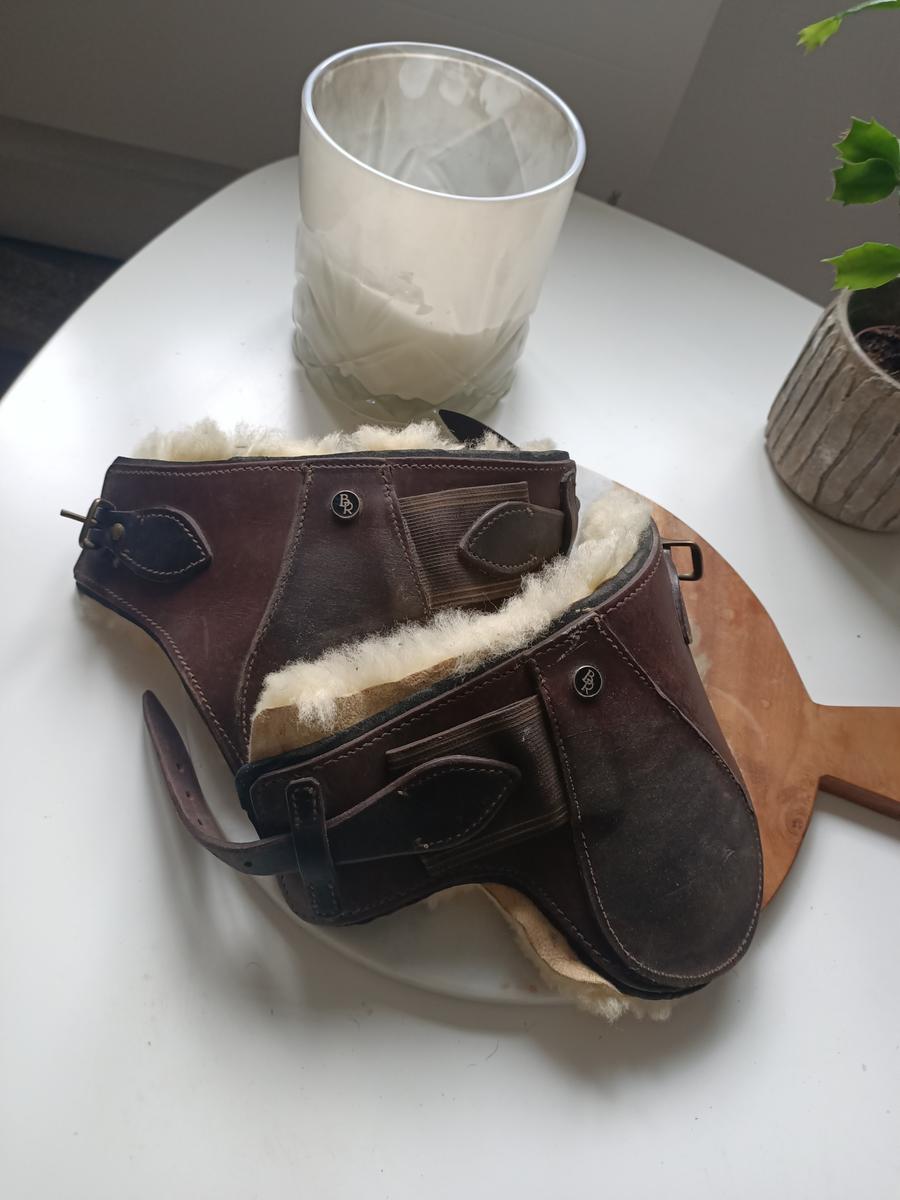 Protège boulets en cuir et mouton véritable