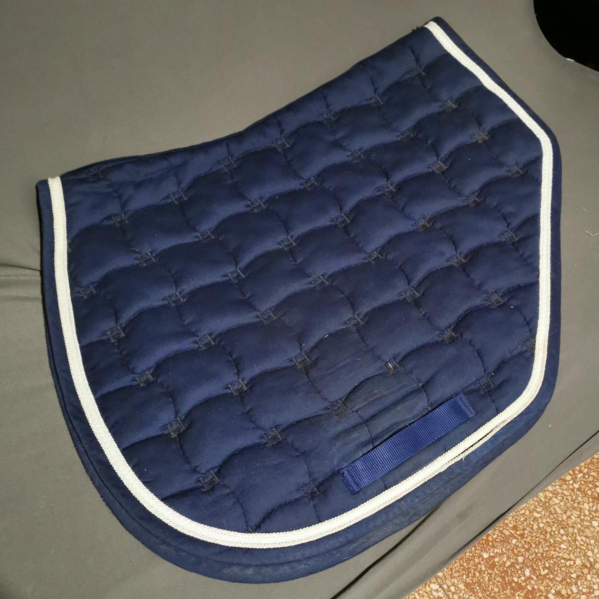 tapis Harcourt bleu marine coupe sport