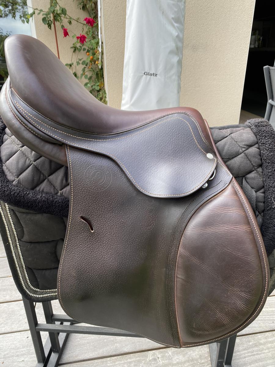 Selle Antares modèle signature 17 pouces