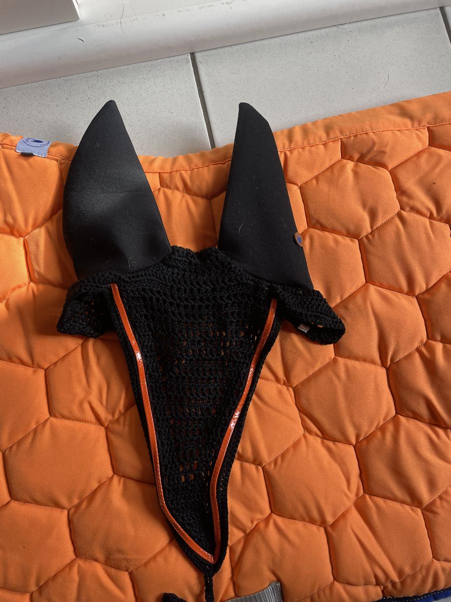 Ensemble tapis/ bonnet