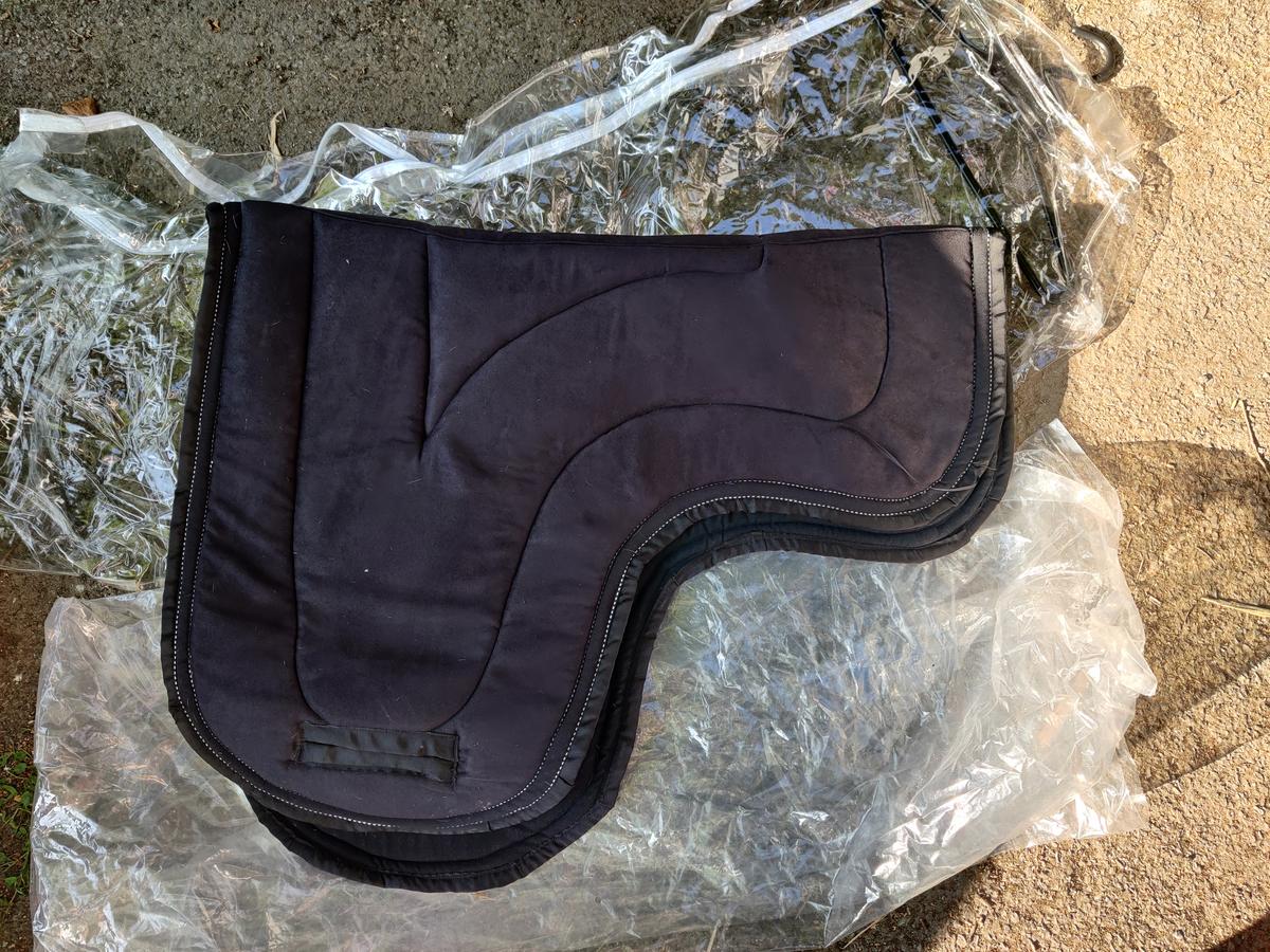 Tapis forme de selle orienté dressage Roc's Ann