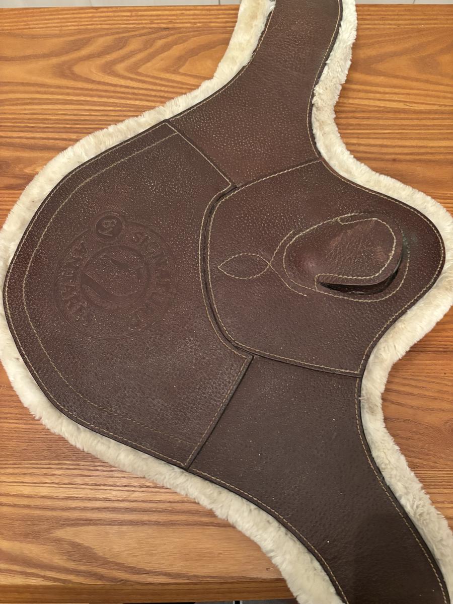 Bavette Antarès marron T145 mouton amovible très peu servi