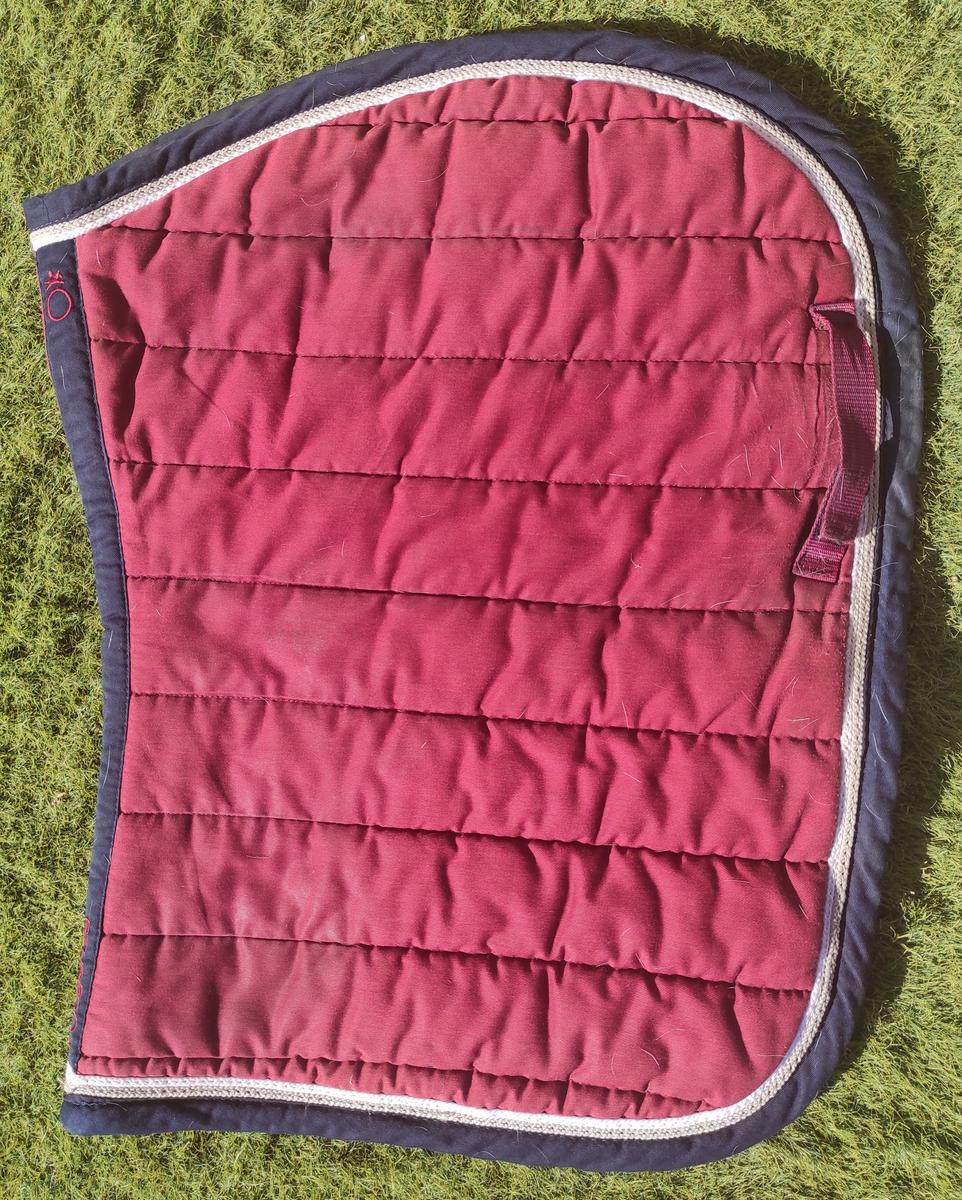 Tapis de selle bordeaux