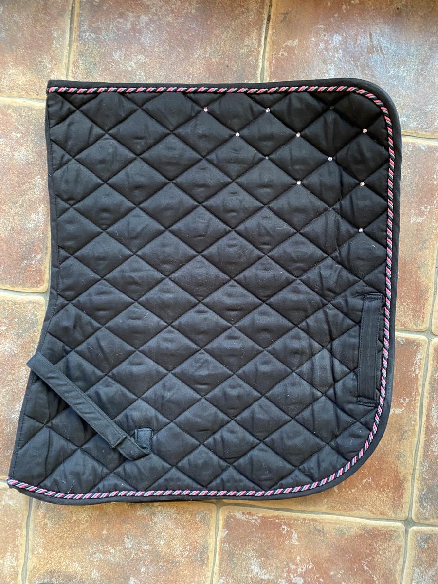Tapis dressage noir et rose, HARRY’S HORSE.