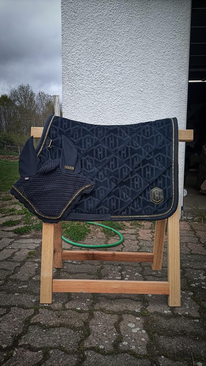 Ensemble tapis + bonnet Eskadron Heritage Crystal Velvet