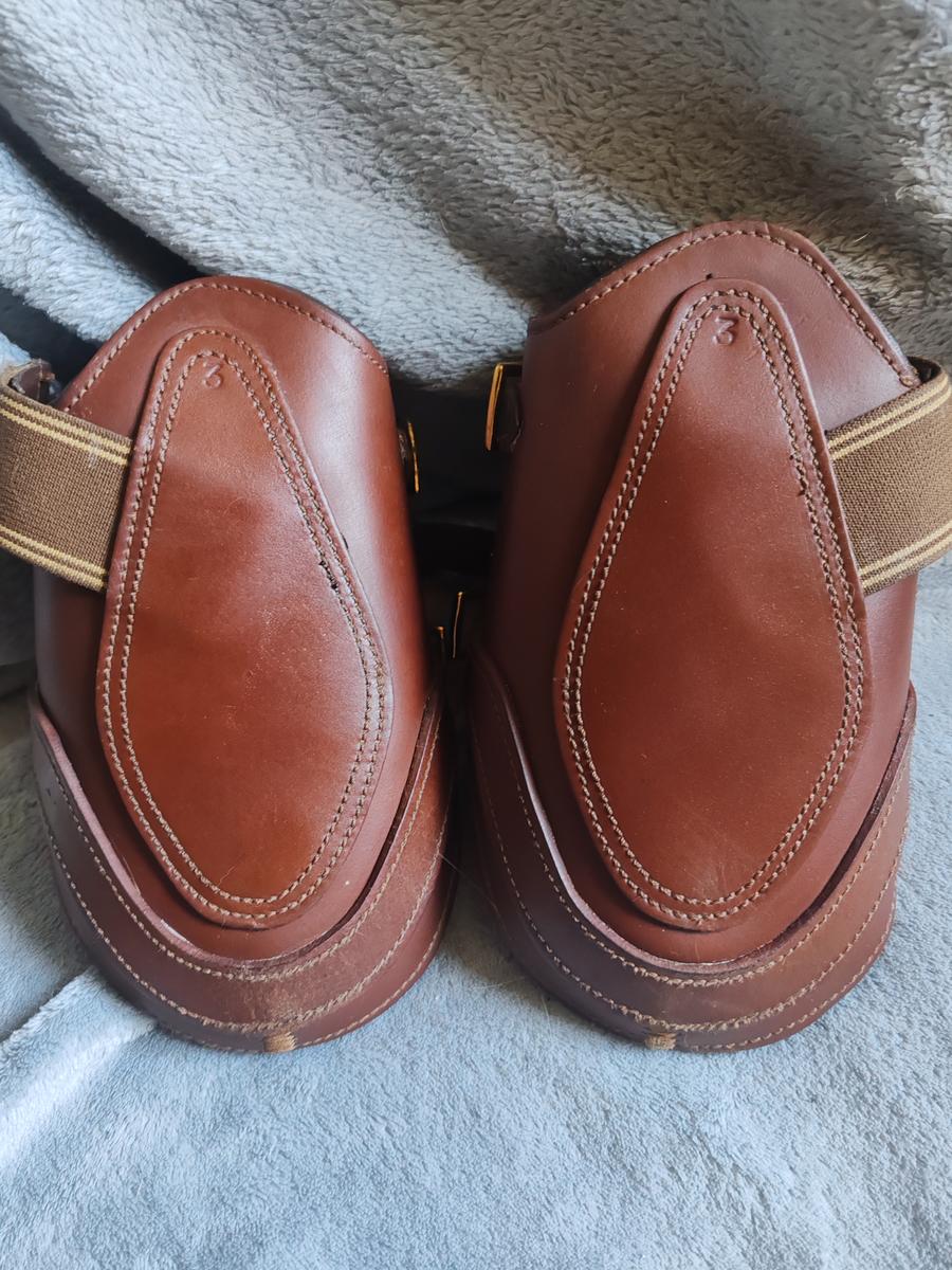 Protege boulet en cuir