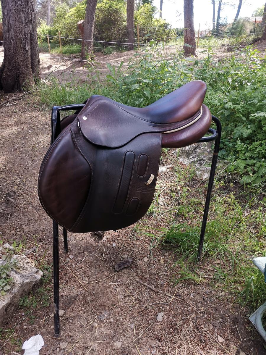 Selle gbs 17.5 année 2019 avec bavette Penelope leprevost