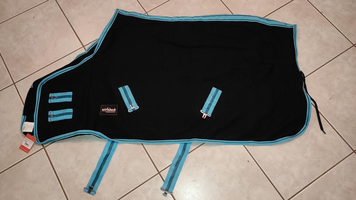 Couverture sechante neuve taille 105