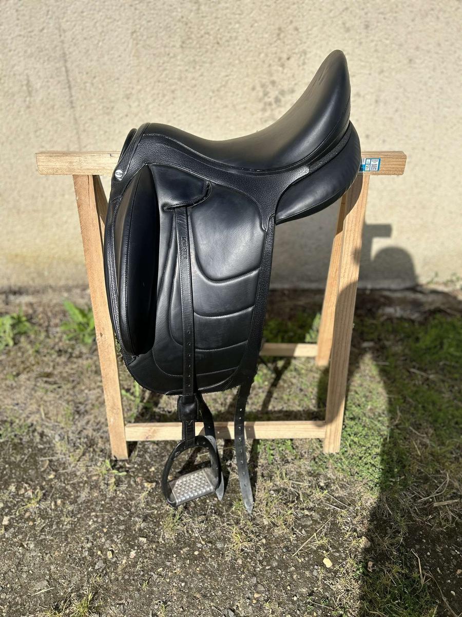 Selles de dressage devoucoux