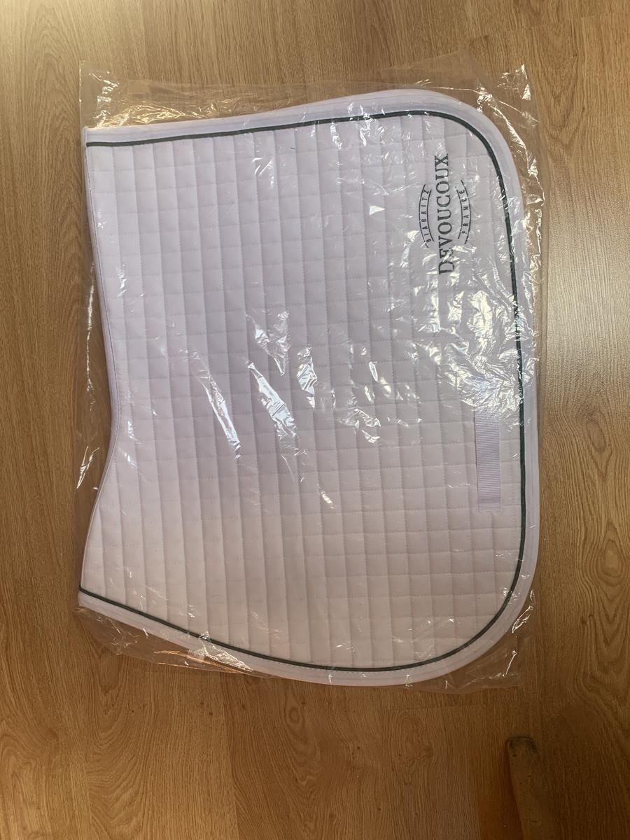 Tapis blanc devoucoux