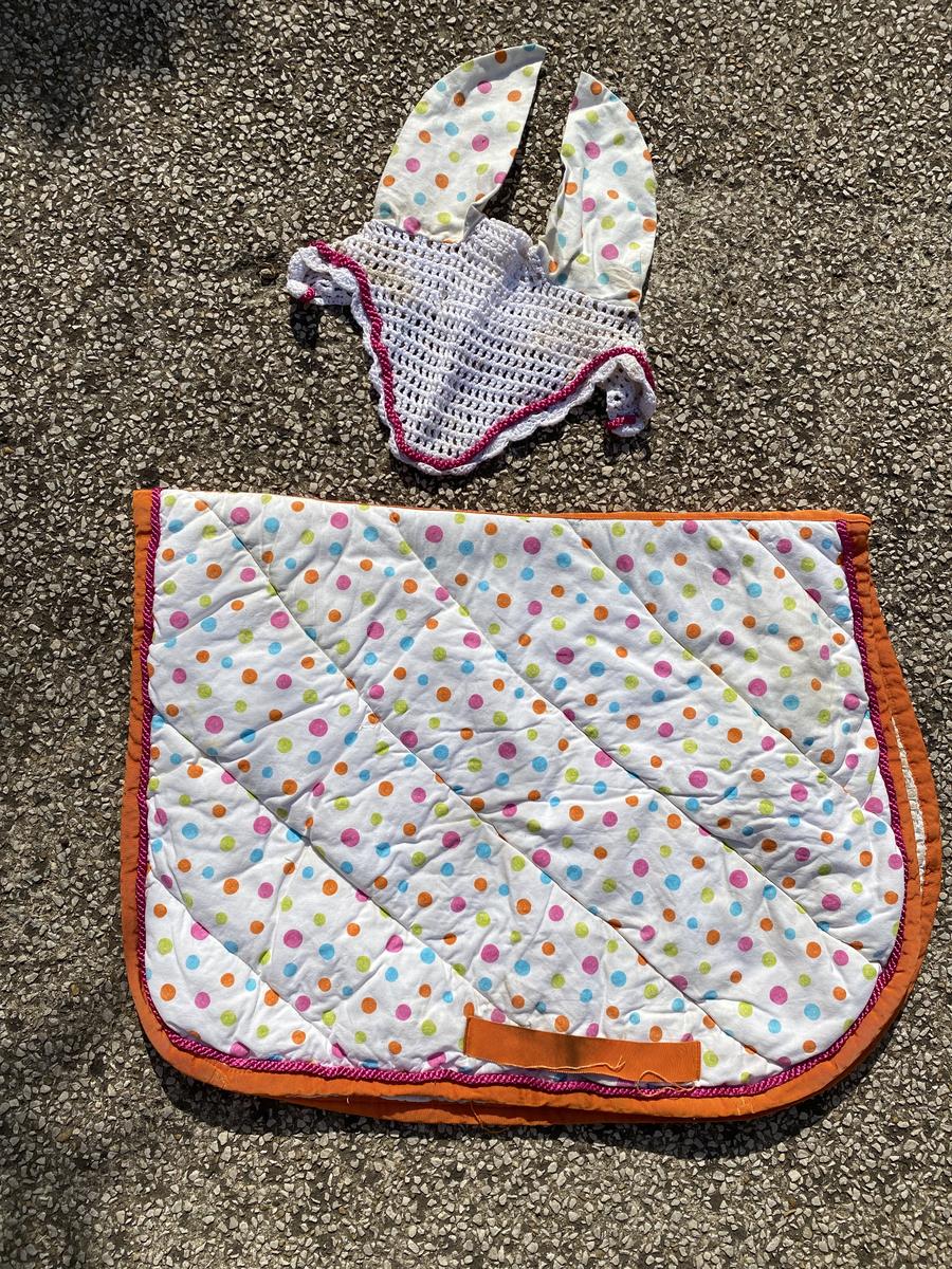 Ensemble tapis et bonnet fait main cob