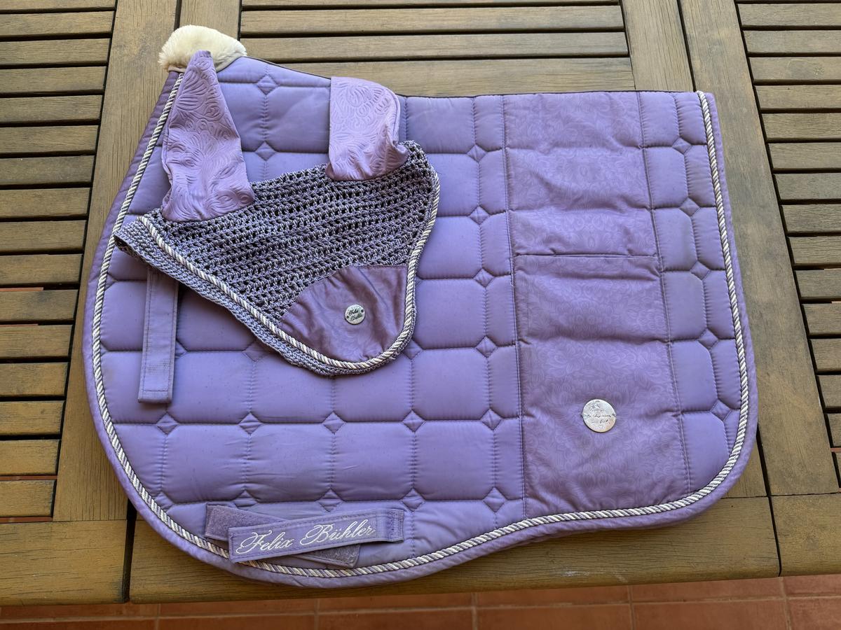 Ensemble tapis + bonnet cheval