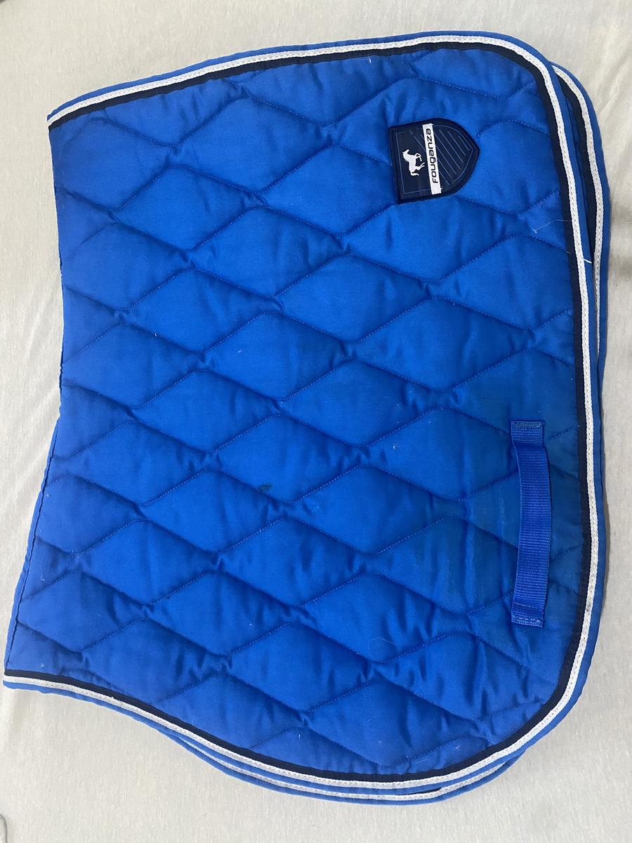 tapis fouganza bleu roi