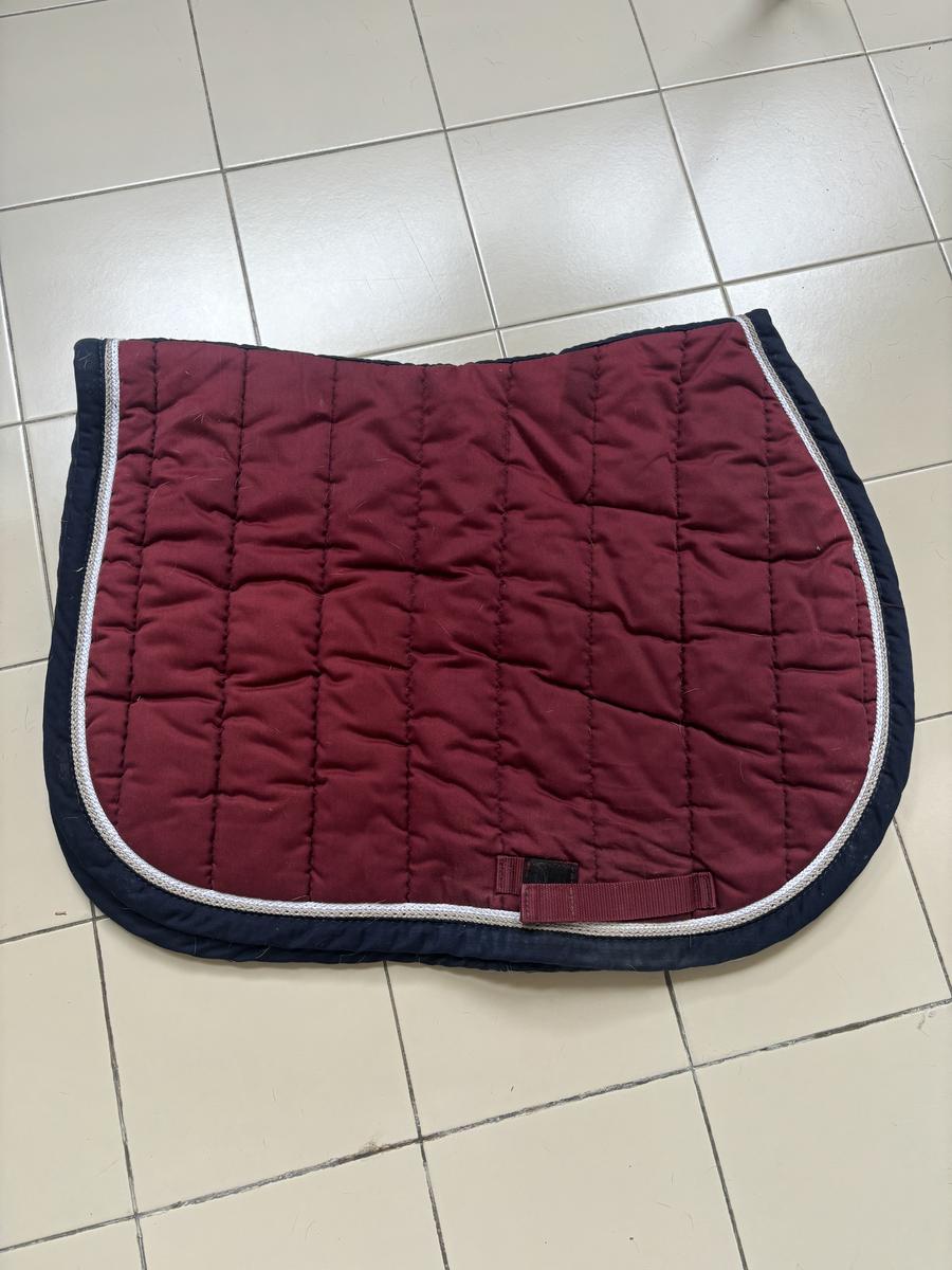 Tapis bordeaux