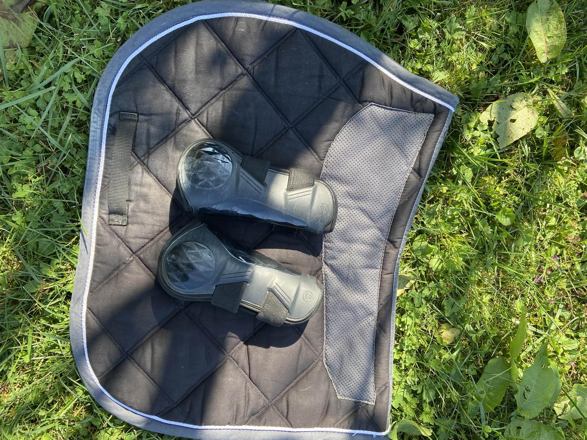 Ensemble tapis et guêtres négociable