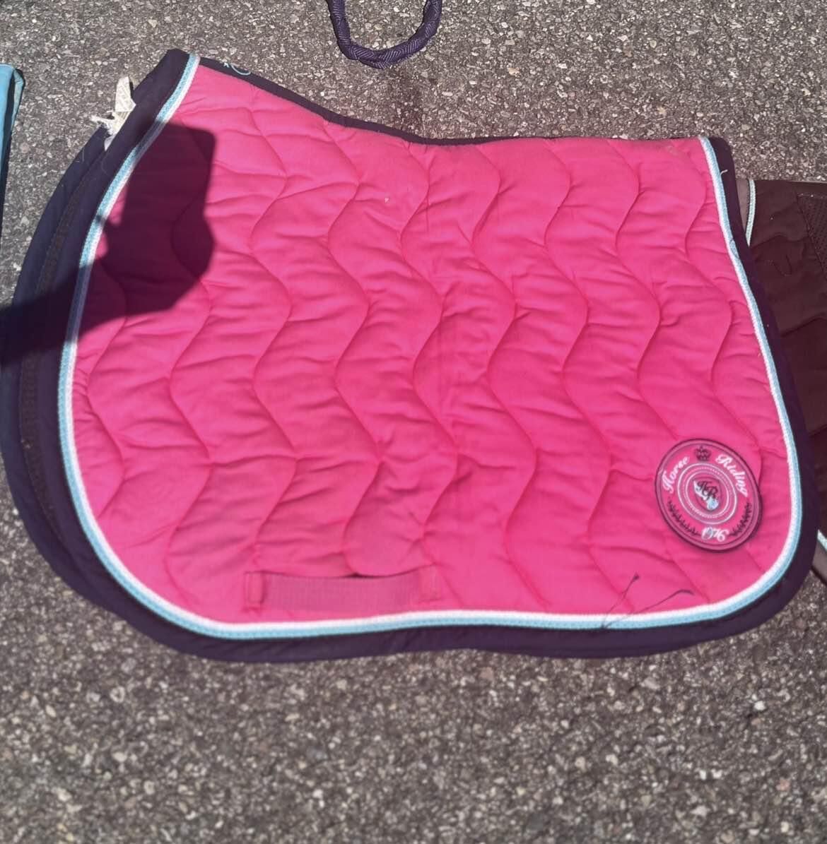 Tapis de selle rose