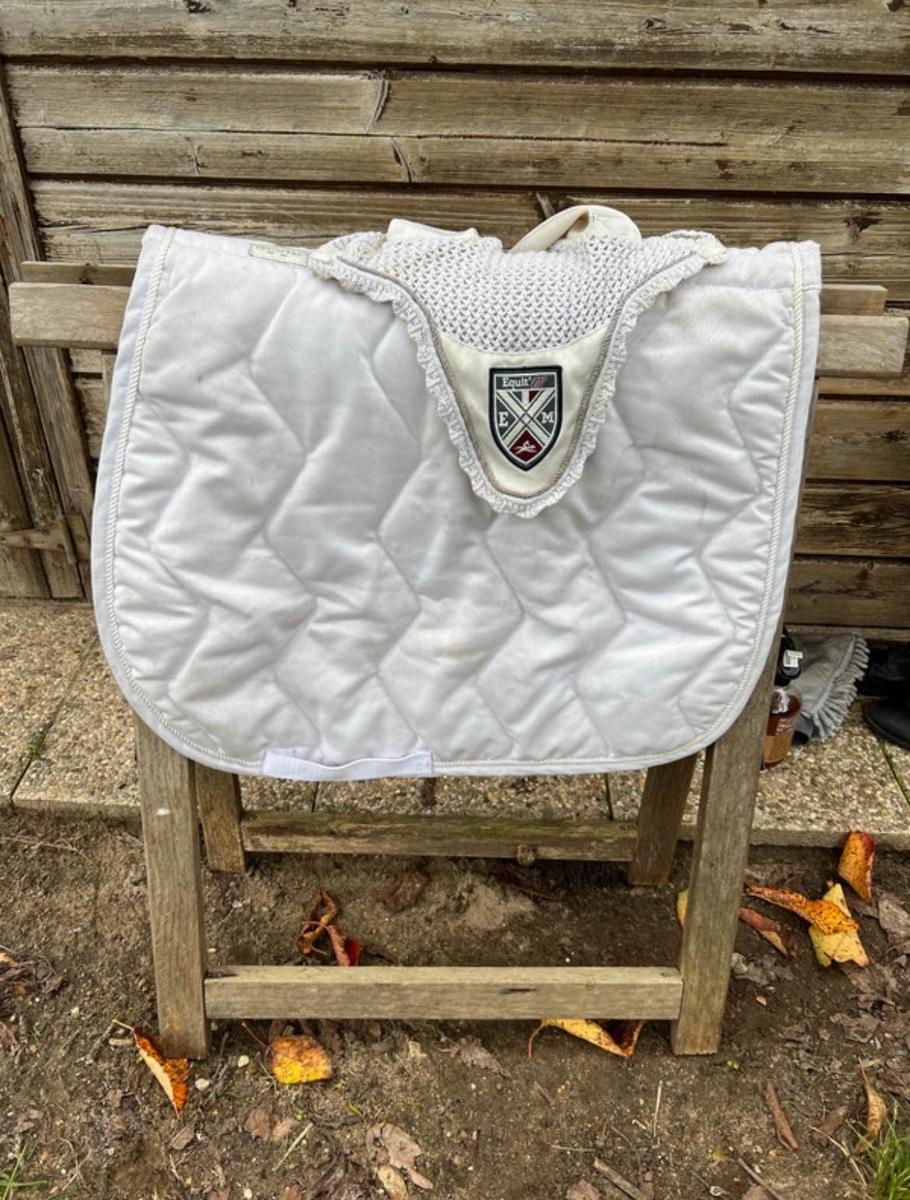 ensemble dressage blanc