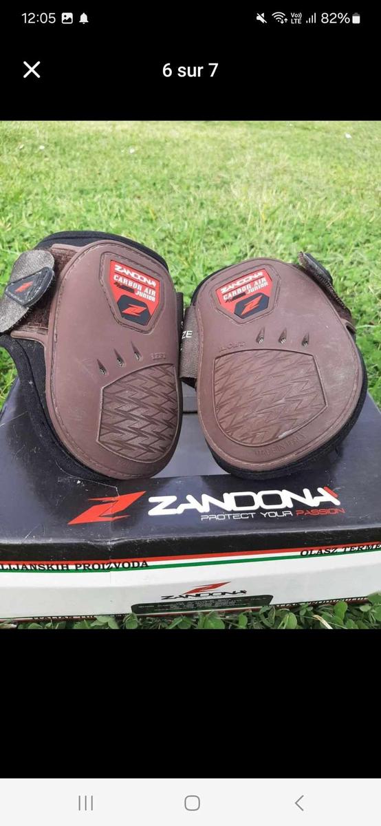 Guêtres et protèges boulet carbon air marque Zandona