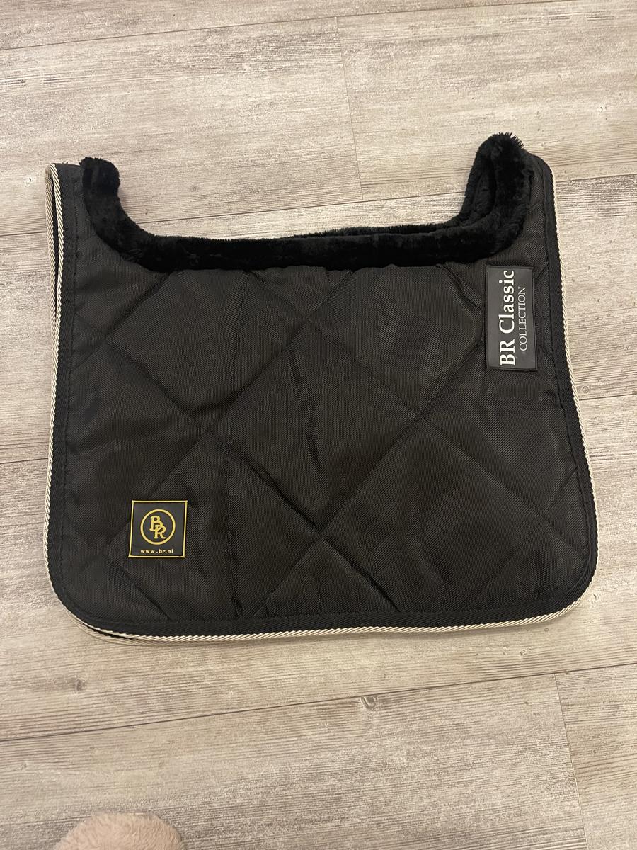 Protège poitrail noir cheval